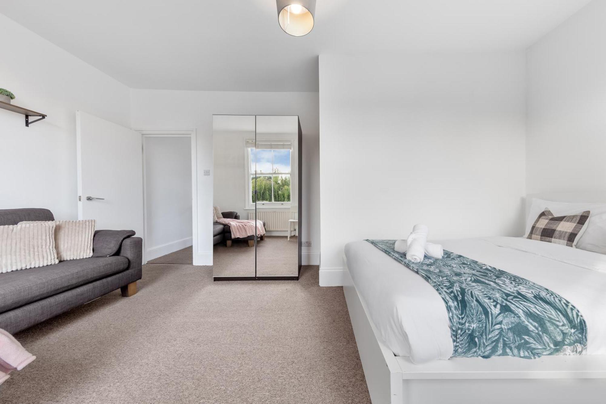 Luxury 4 Bedroom Flat With Stunning Shard View From Terrace In Central London! Next To Station, Sleeps 9 Dış mekan fotoğraf