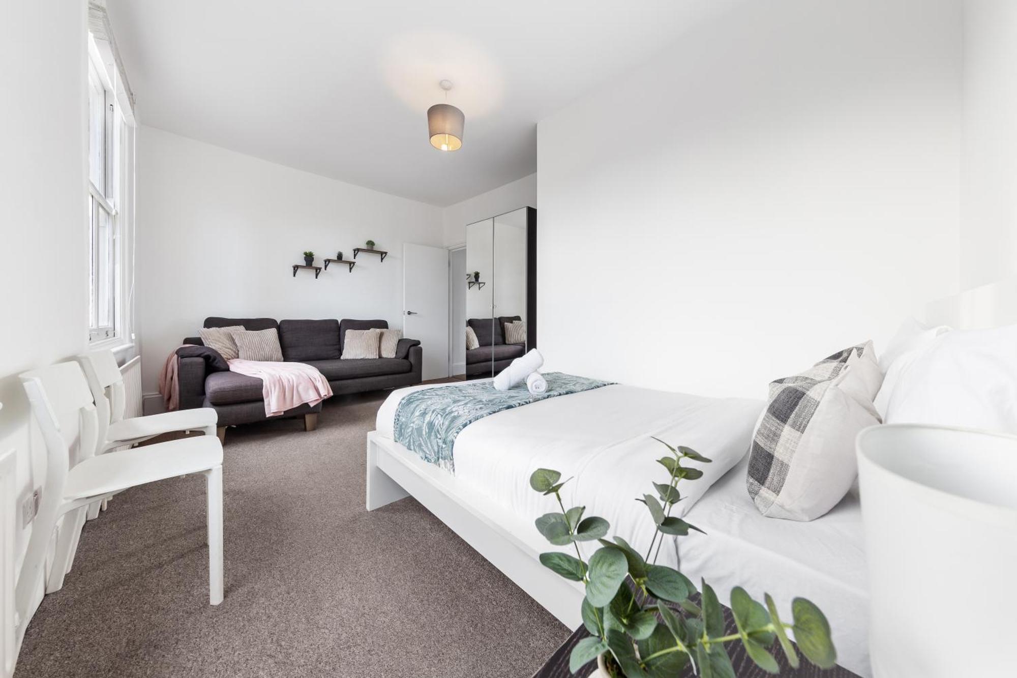 Luxury 4 Bedroom Flat With Stunning Shard View From Terrace In Central London! Next To Station, Sleeps 9 Dış mekan fotoğraf