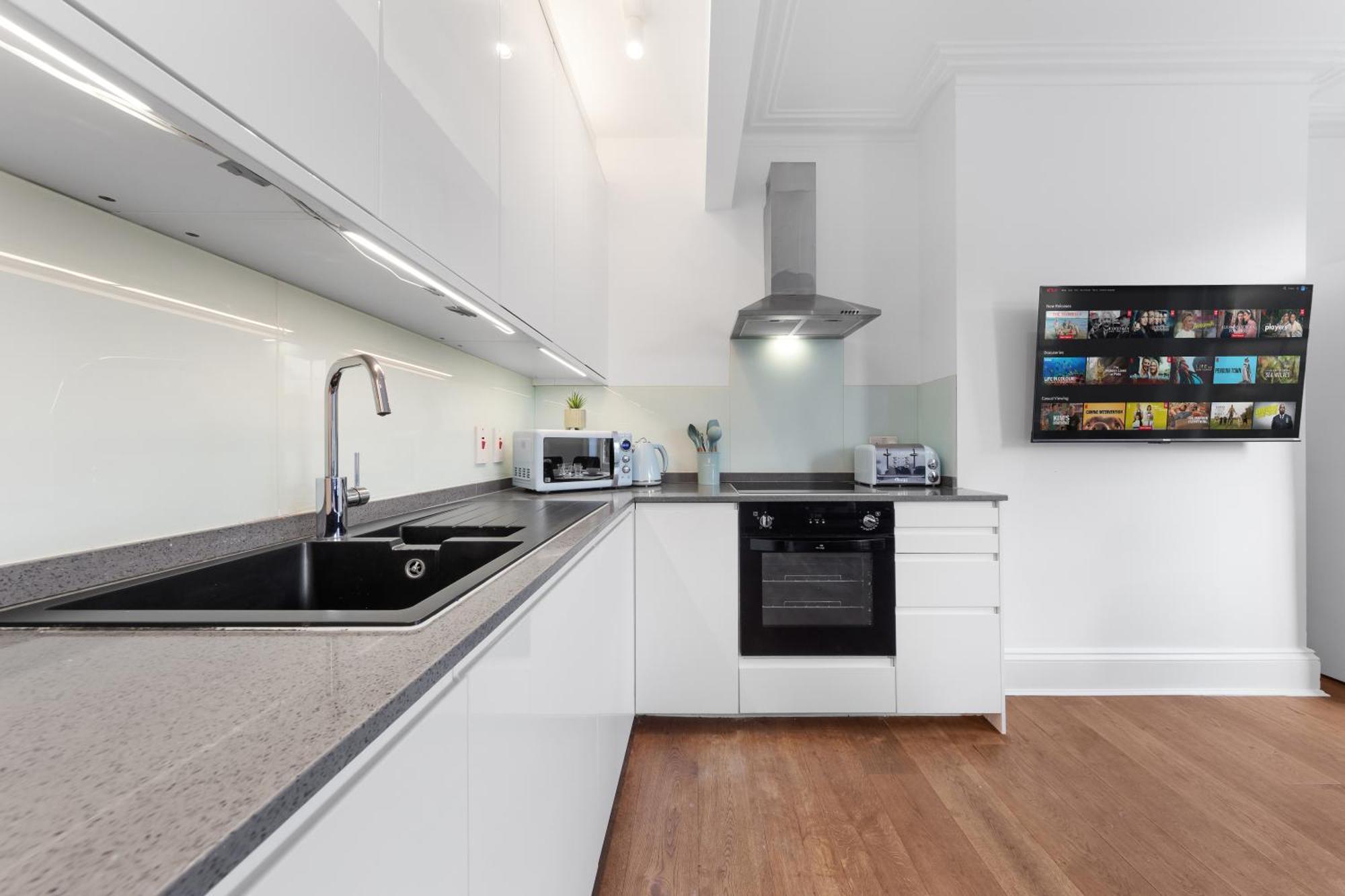 Luxury 4 Bedroom Flat With Stunning Shard View From Terrace In Central London! Next To Station, Sleeps 9 Dış mekan fotoğraf