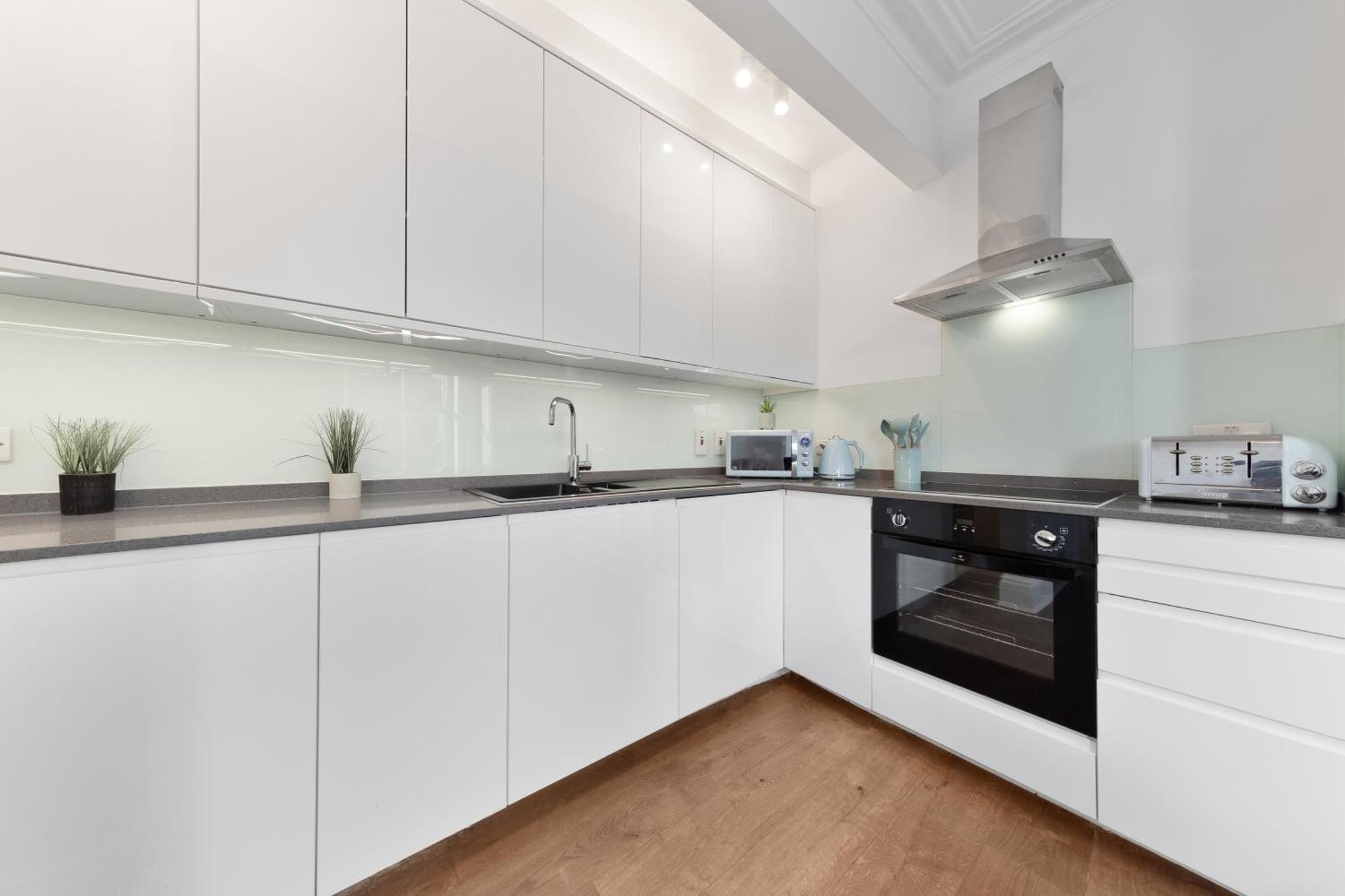 Luxury 4 Bedroom Flat With Stunning Shard View From Terrace In Central London! Next To Station, Sleeps 9 Dış mekan fotoğraf
