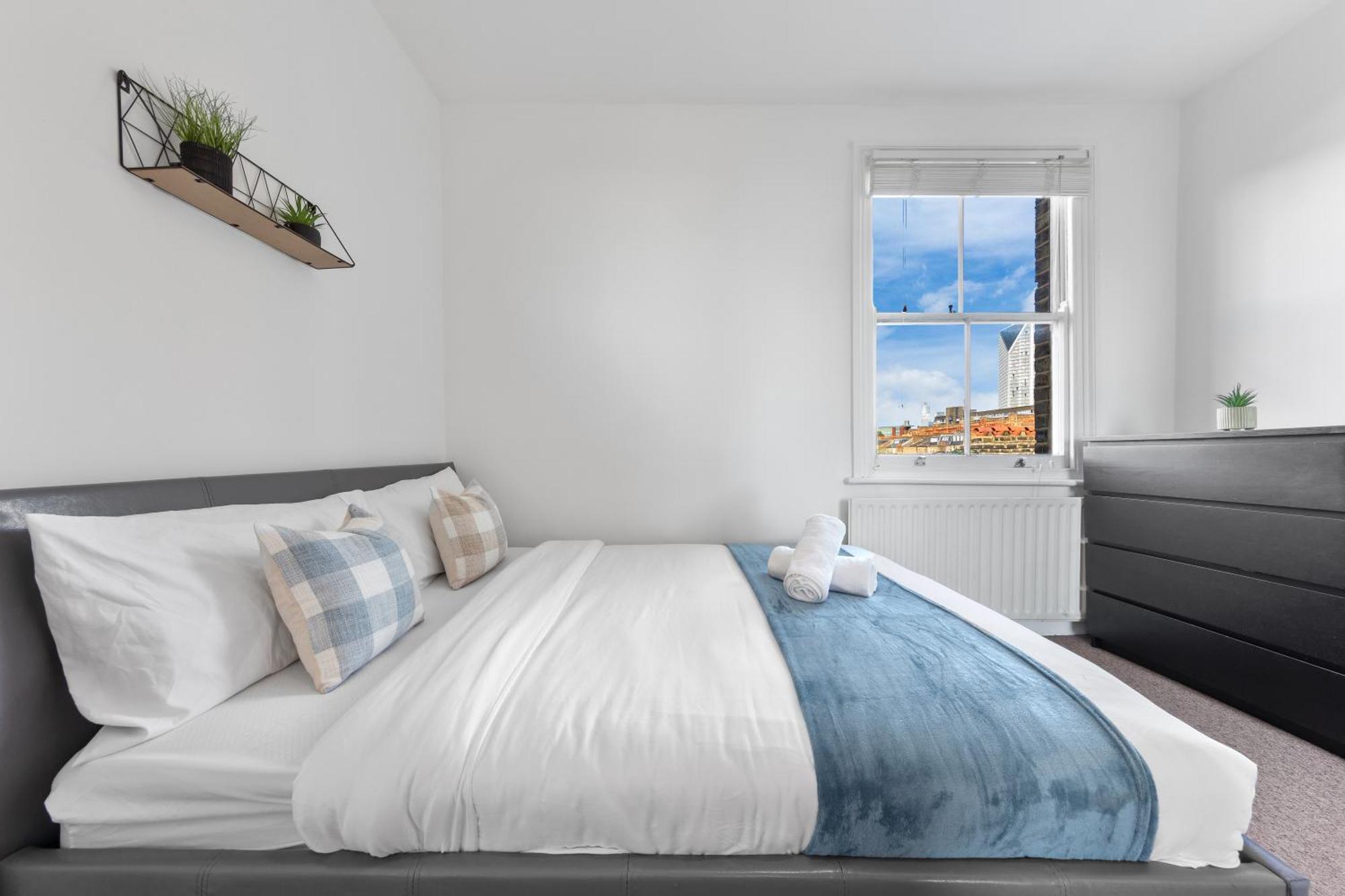 Luxury 4 Bedroom Flat With Stunning Shard View From Terrace In Central London! Next To Station, Sleeps 9 Dış mekan fotoğraf