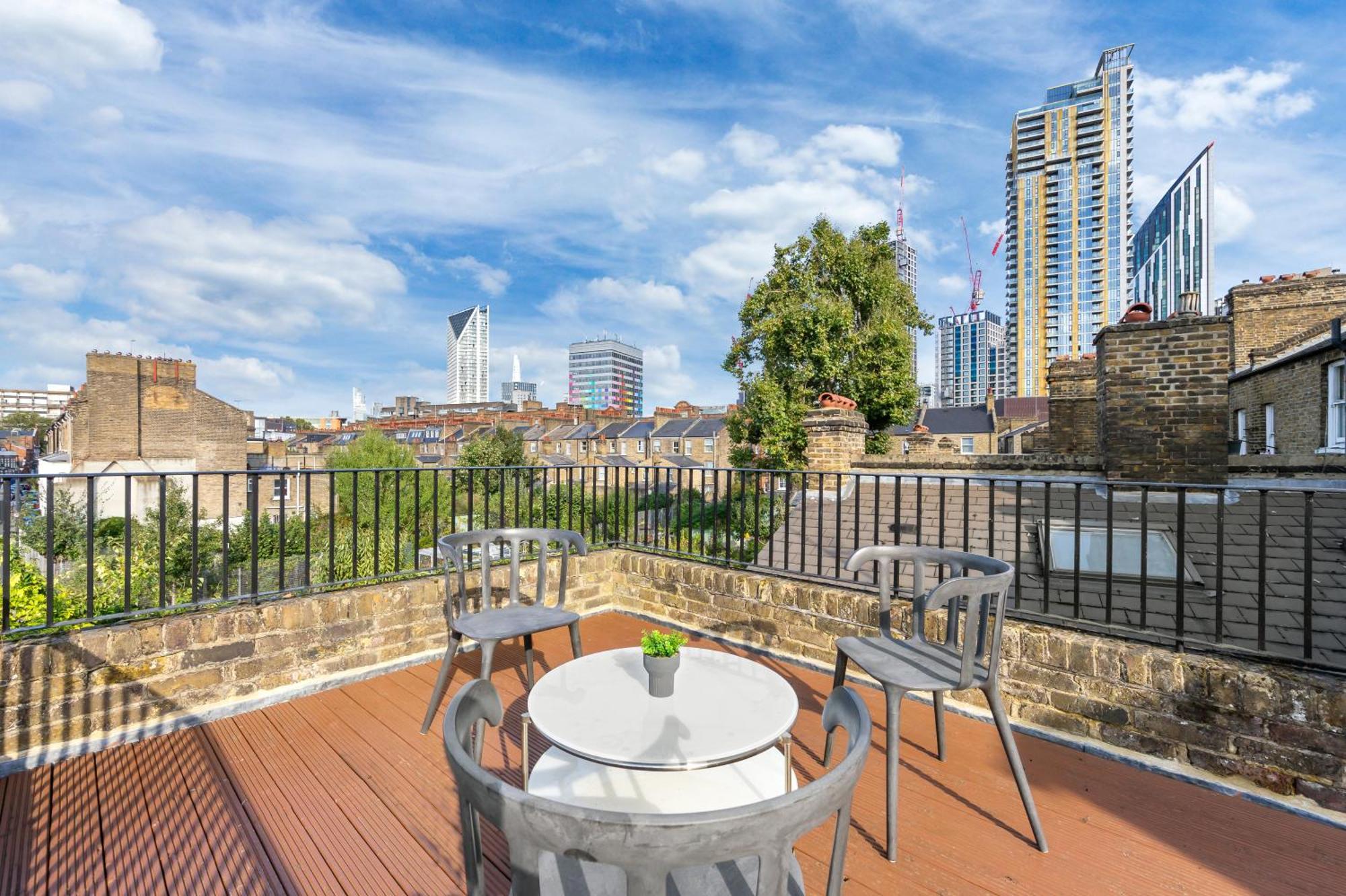 Luxury 4 Bedroom Flat With Stunning Shard View From Terrace In Central London! Next To Station, Sleeps 9 Dış mekan fotoğraf