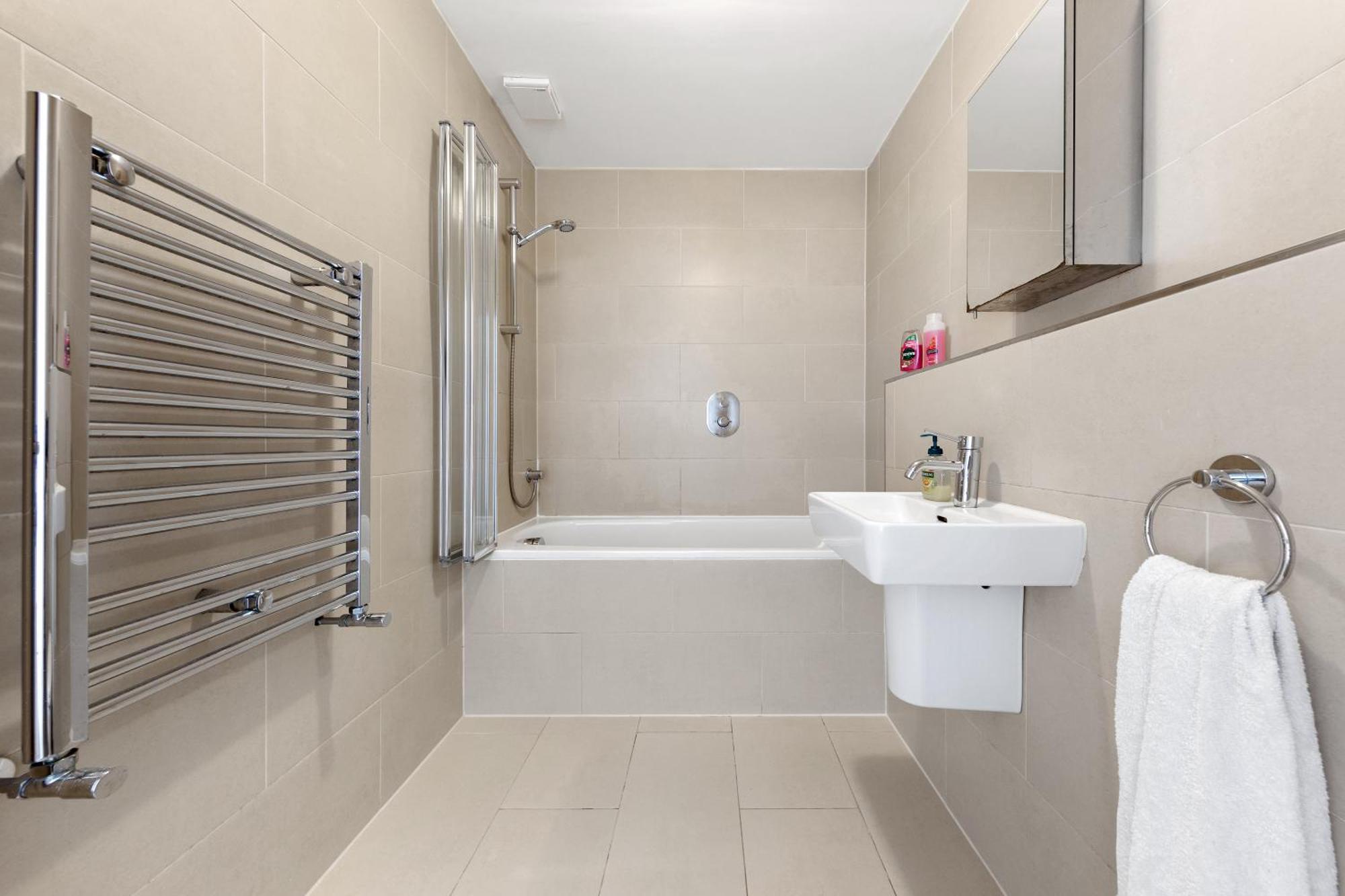 Luxury 4 Bedroom Flat With Stunning Shard View From Terrace In Central London! Next To Station, Sleeps 9 Dış mekan fotoğraf