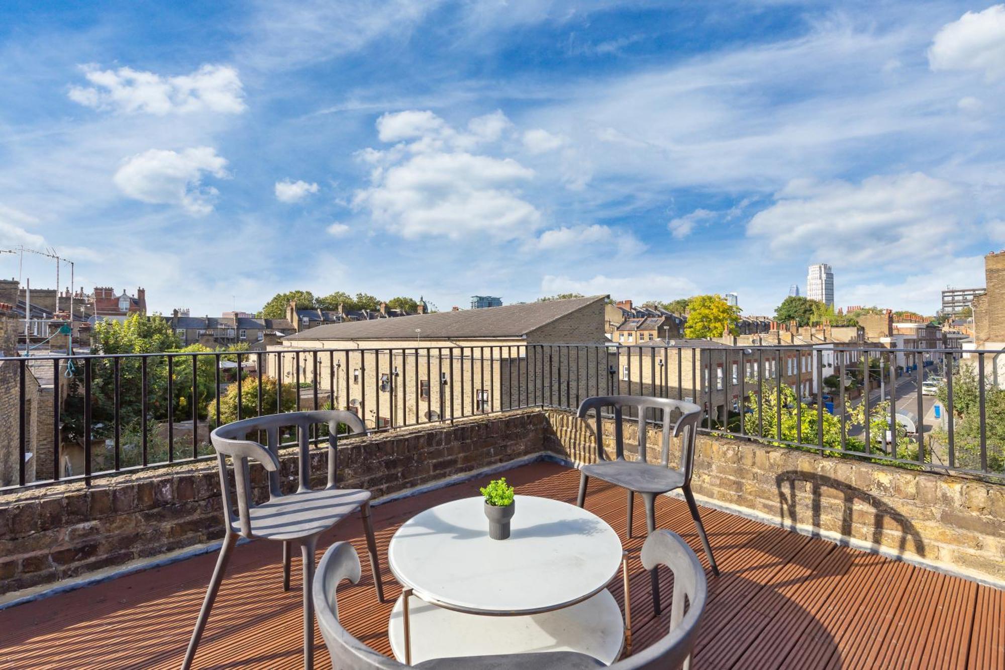 Luxury 4 Bedroom Flat With Stunning Shard View From Terrace In Central London! Next To Station, Sleeps 9 Dış mekan fotoğraf