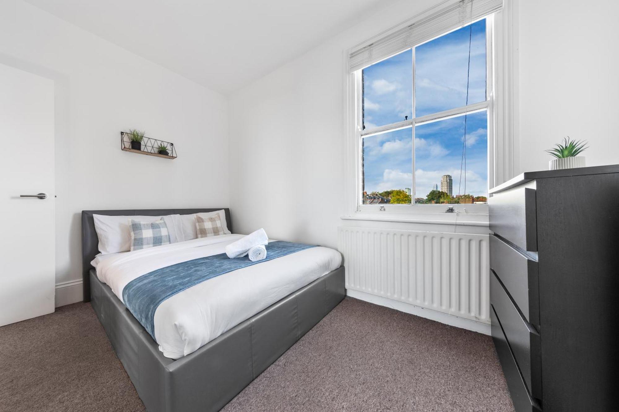 Luxury 4 Bedroom Flat With Stunning Shard View From Terrace In Central London! Next To Station, Sleeps 9 Dış mekan fotoğraf