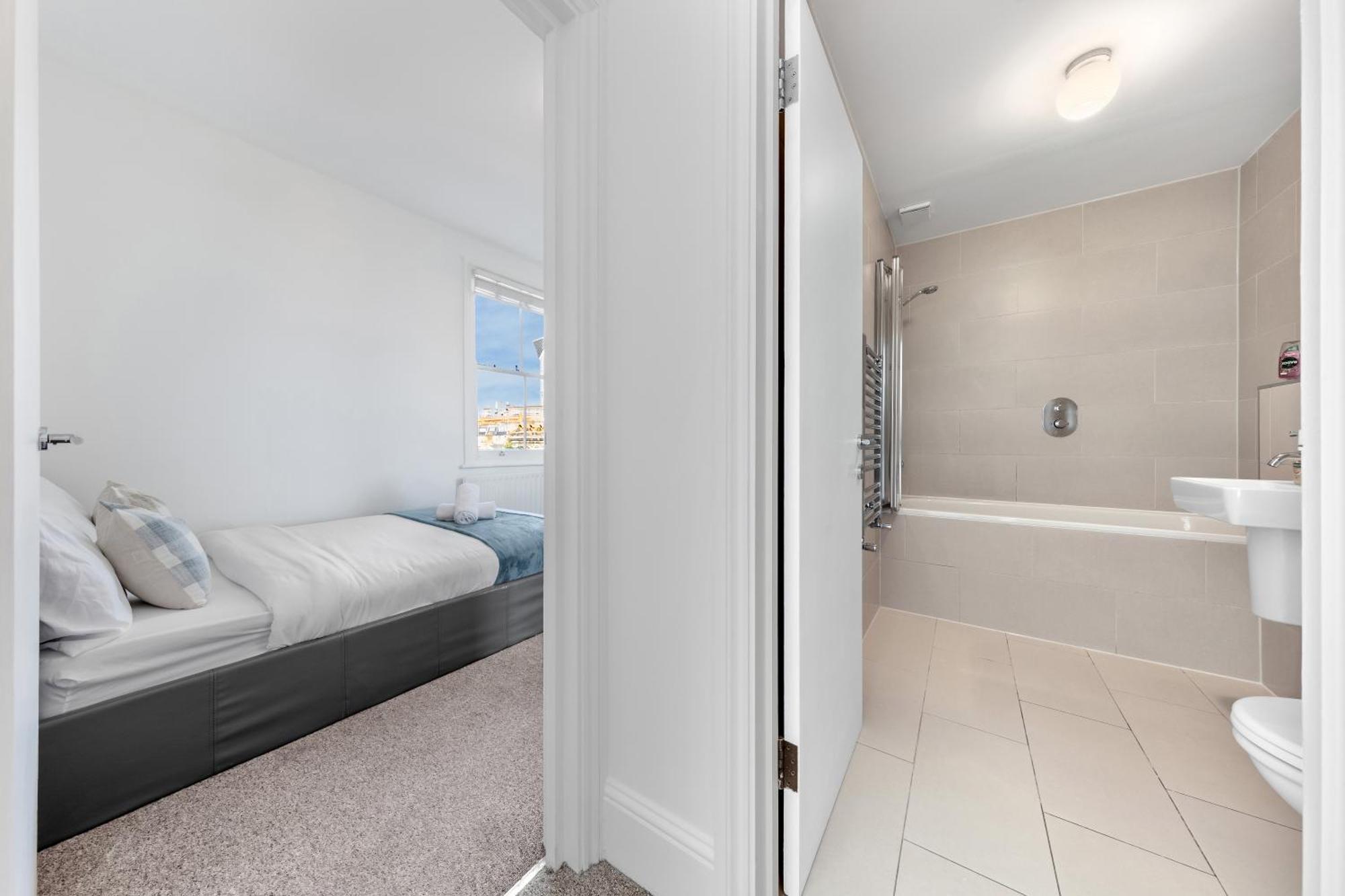 Luxury 4 Bedroom Flat With Stunning Shard View From Terrace In Central London! Next To Station, Sleeps 9 Dış mekan fotoğraf