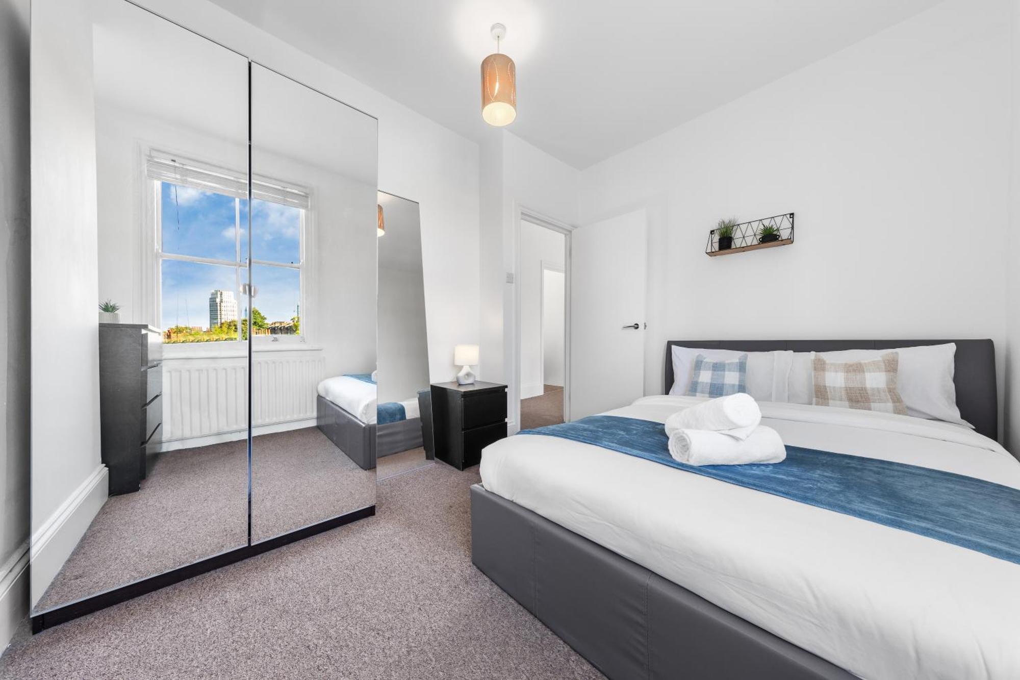 Luxury 4 Bedroom Flat With Stunning Shard View From Terrace In Central London! Next To Station, Sleeps 9 Dış mekan fotoğraf