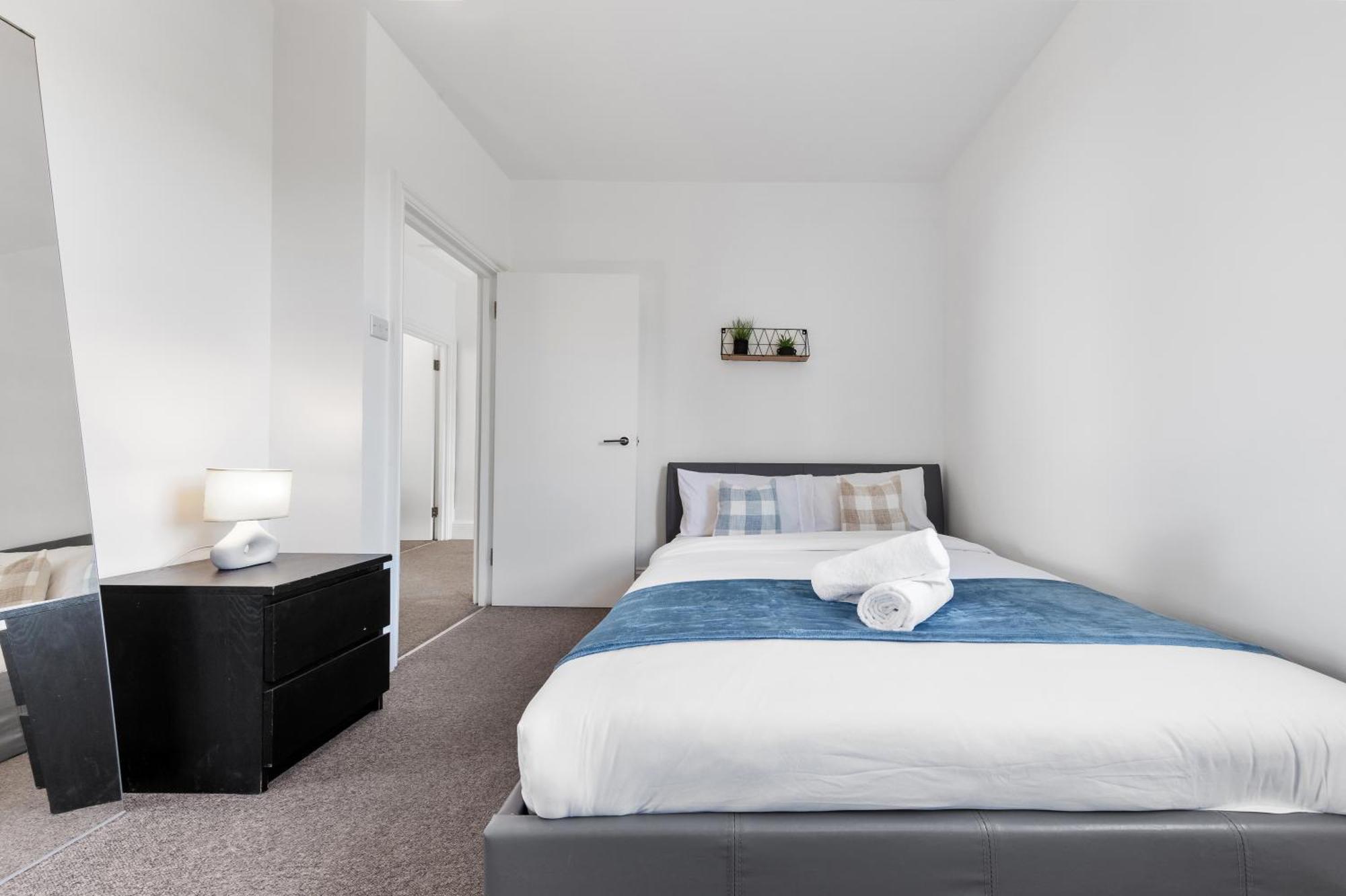 Luxury 4 Bedroom Flat With Stunning Shard View From Terrace In Central London! Next To Station, Sleeps 9 Dış mekan fotoğraf