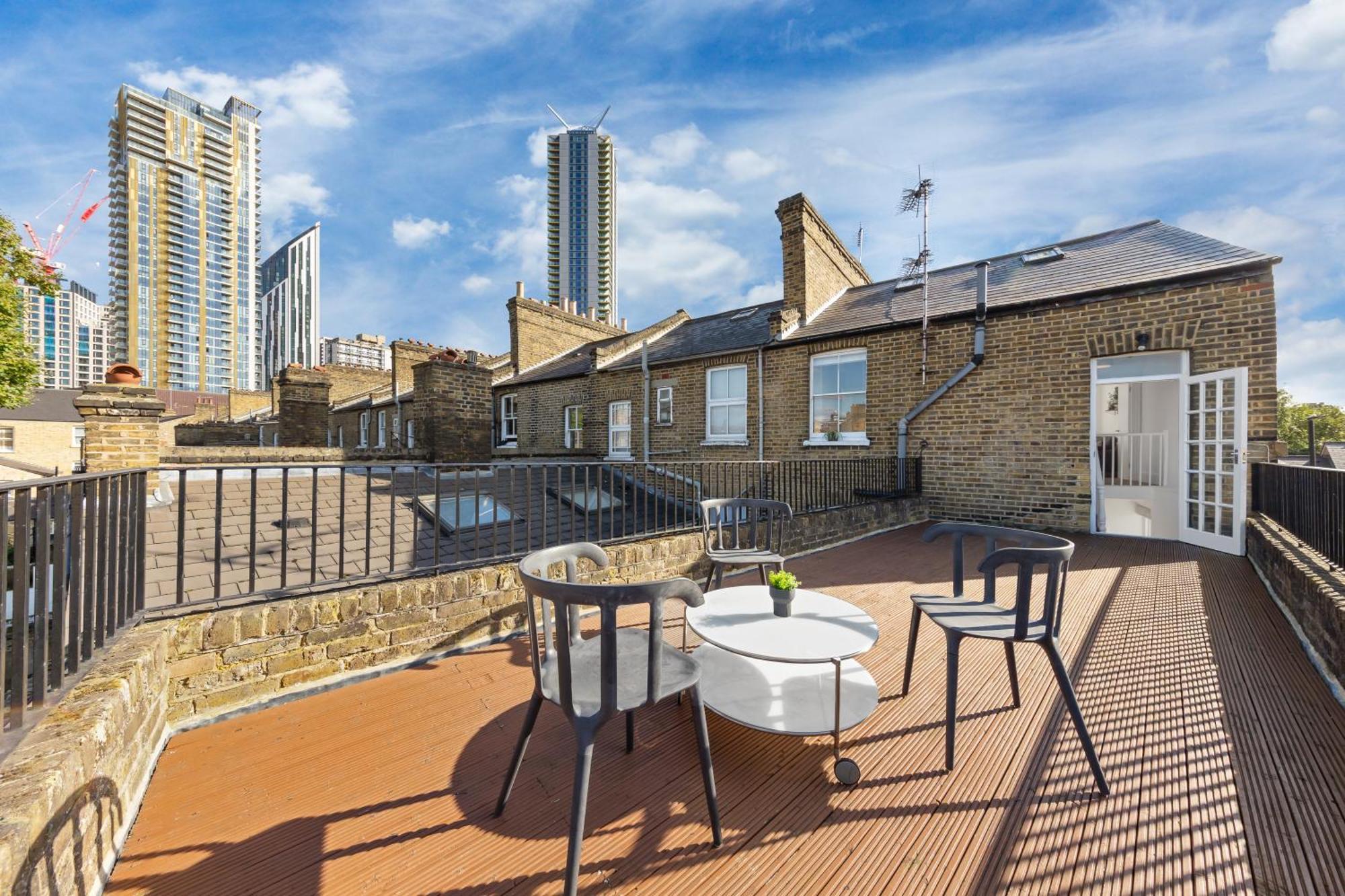 Luxury 4 Bedroom Flat With Stunning Shard View From Terrace In Central London! Next To Station, Sleeps 9 Dış mekan fotoğraf
