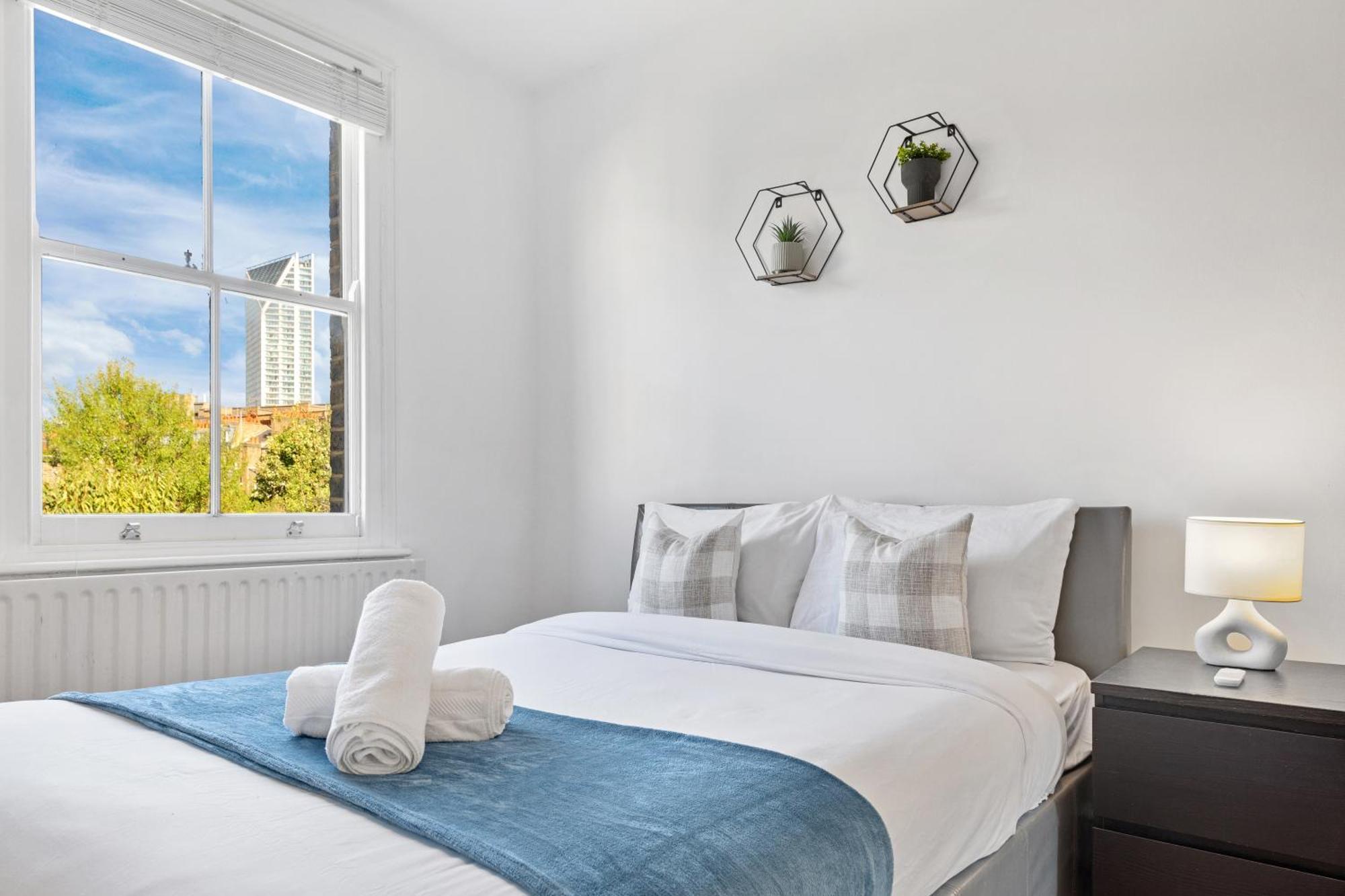 Luxury 4 Bedroom Flat With Stunning Shard View From Terrace In Central London! Next To Station, Sleeps 9 Dış mekan fotoğraf