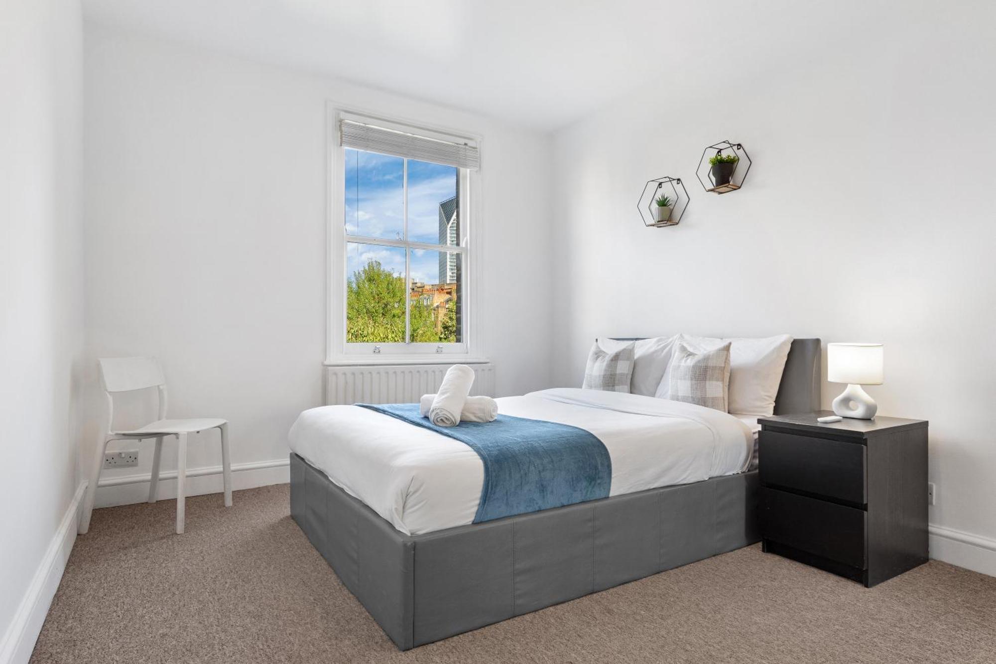 Luxury 4 Bedroom Flat With Stunning Shard View From Terrace In Central London! Next To Station, Sleeps 9 Dış mekan fotoğraf