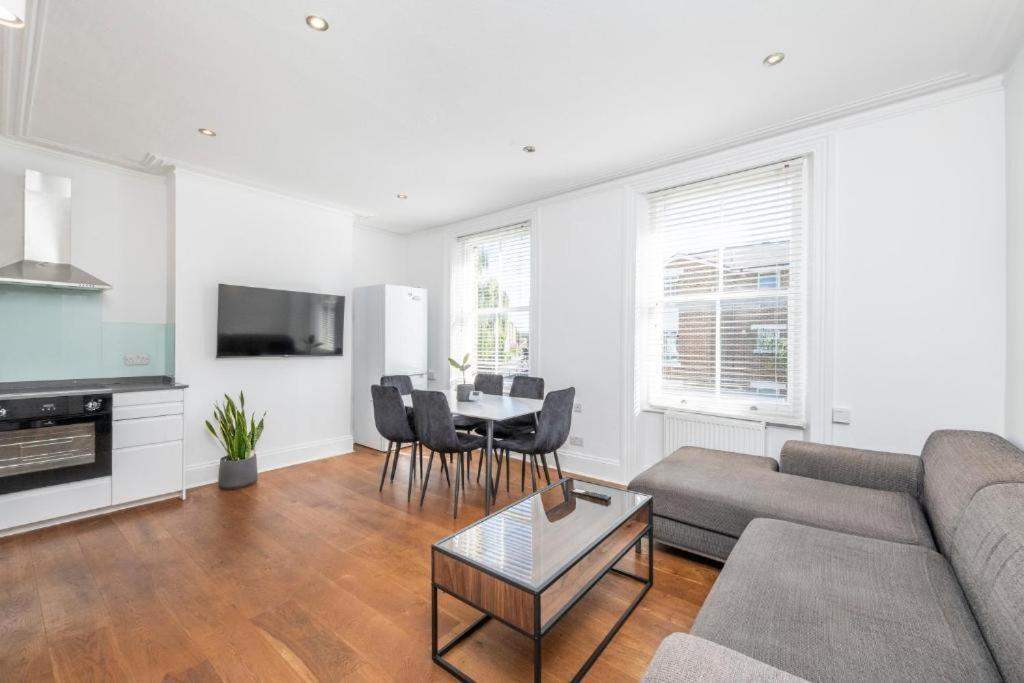 Luxury 4 Bedroom Flat With Stunning Shard View From Terrace In Central London! Next To Station, Sleeps 9 Oda fotoğraf